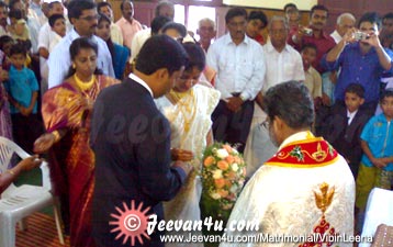 Vibin Leena Marriage Gold Ring Exchange photos